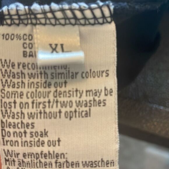 Sand black t-shirt with star size XL - Picture 8 of 8